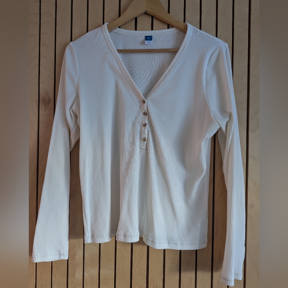 Old Navy White Ribbed Henley XL